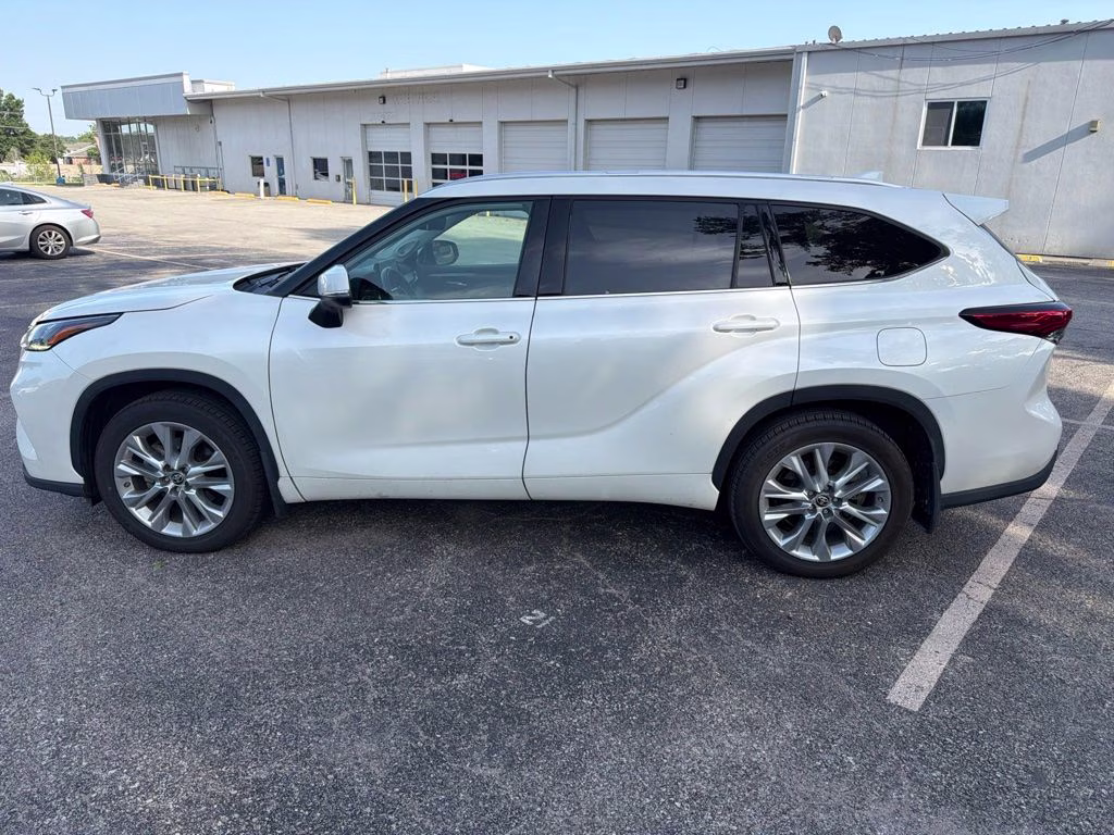 2021 Blizzard Pearl Toyota Highlander Limited AWD SUV