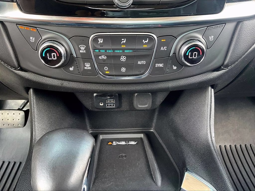 2021 Iridescent Pearl Tricoat Chevrolet Traverse High Country AWD SUV