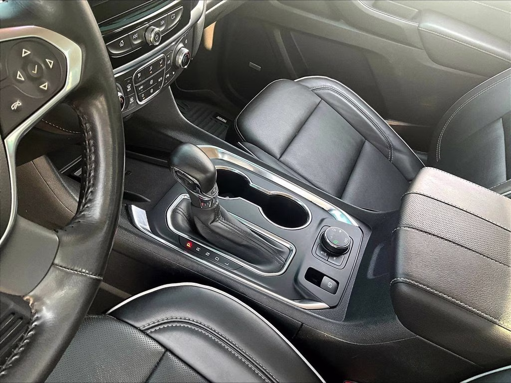 2021 Iridescent Pearl Tricoat Chevrolet Traverse High Country AWD SUV