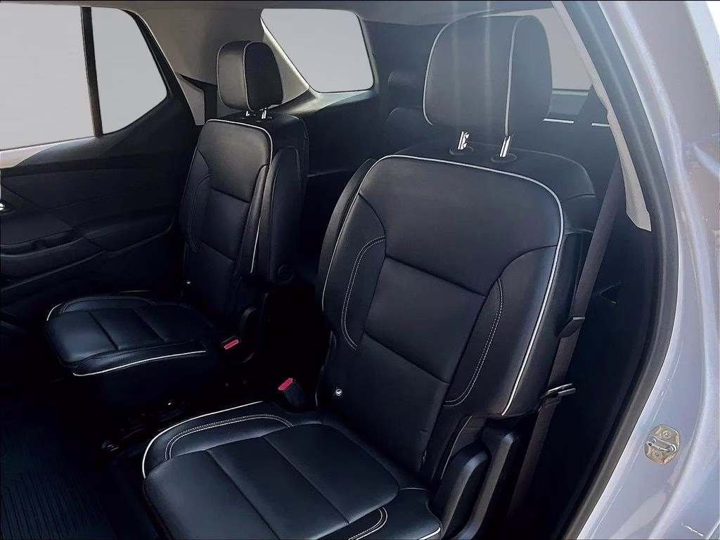 2021 Iridescent Pearl Tricoat Chevrolet Traverse High Country AWD SUV