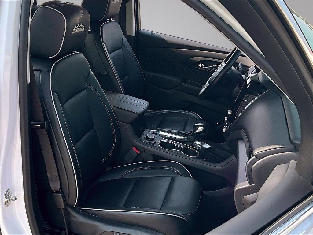 2021 Iridescent Pearl Tricoat Chevrolet Traverse High Country AWD SUV