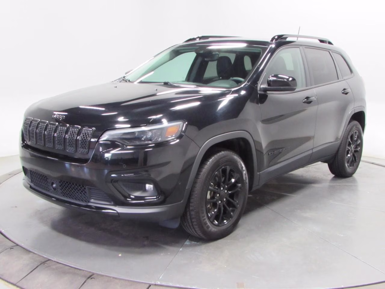 2023 Diamond Black Crystal Pearlcoat Jeep Cherokee 4WD Altitude Lux 4X4 SUV