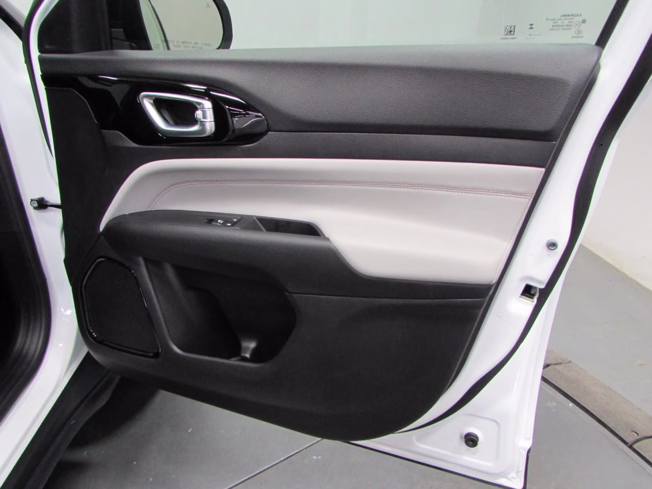 2023 Bright White Clearcoat Jeep Compass Limited 4X4 SUV