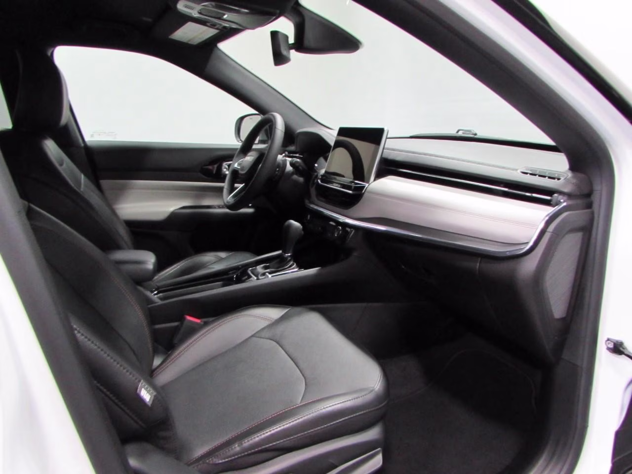 2023 Bright White Clearcoat Jeep Compass Limited 4X4 SUV