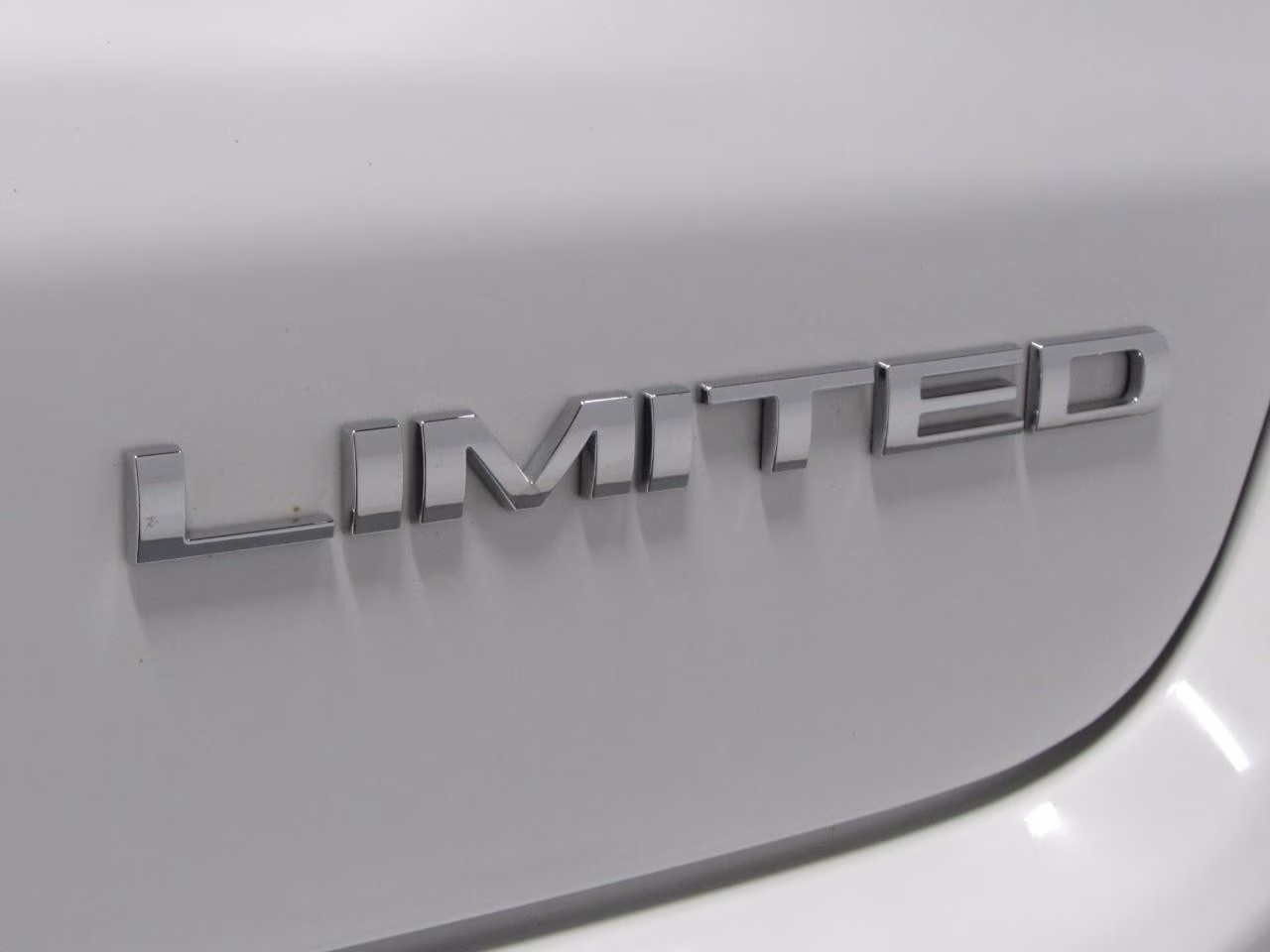 2023 Bright White Clearcoat Jeep Compass Limited 4X4 SUV