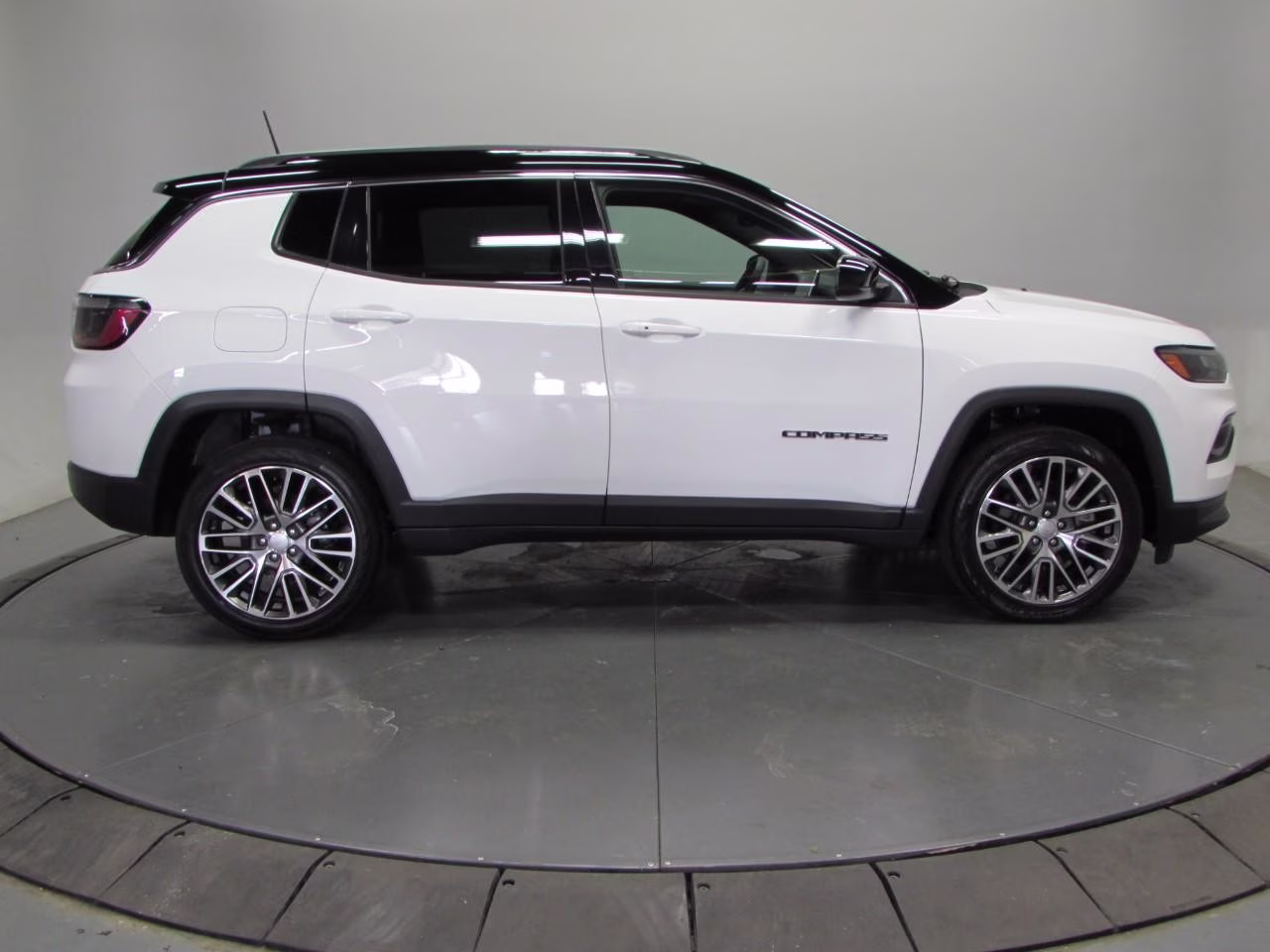 2023 Bright White Clearcoat Jeep Compass Limited 4X4 SUV