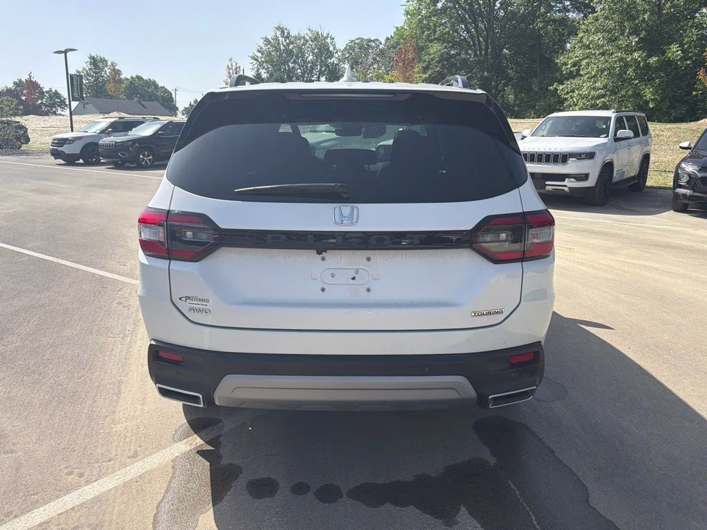 2024 Platinum White Pearl Honda Pilot Touring AWD SUV