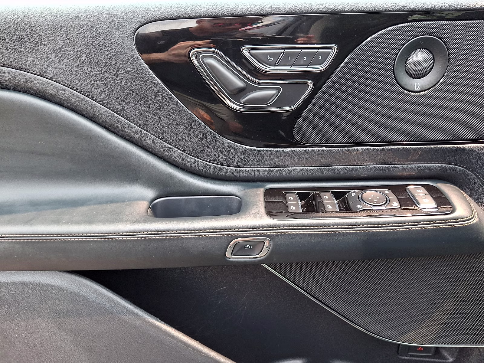 2025 Infinite Black Metallic Clearcoat - UM Lincoln Aviator Reserve AWD
