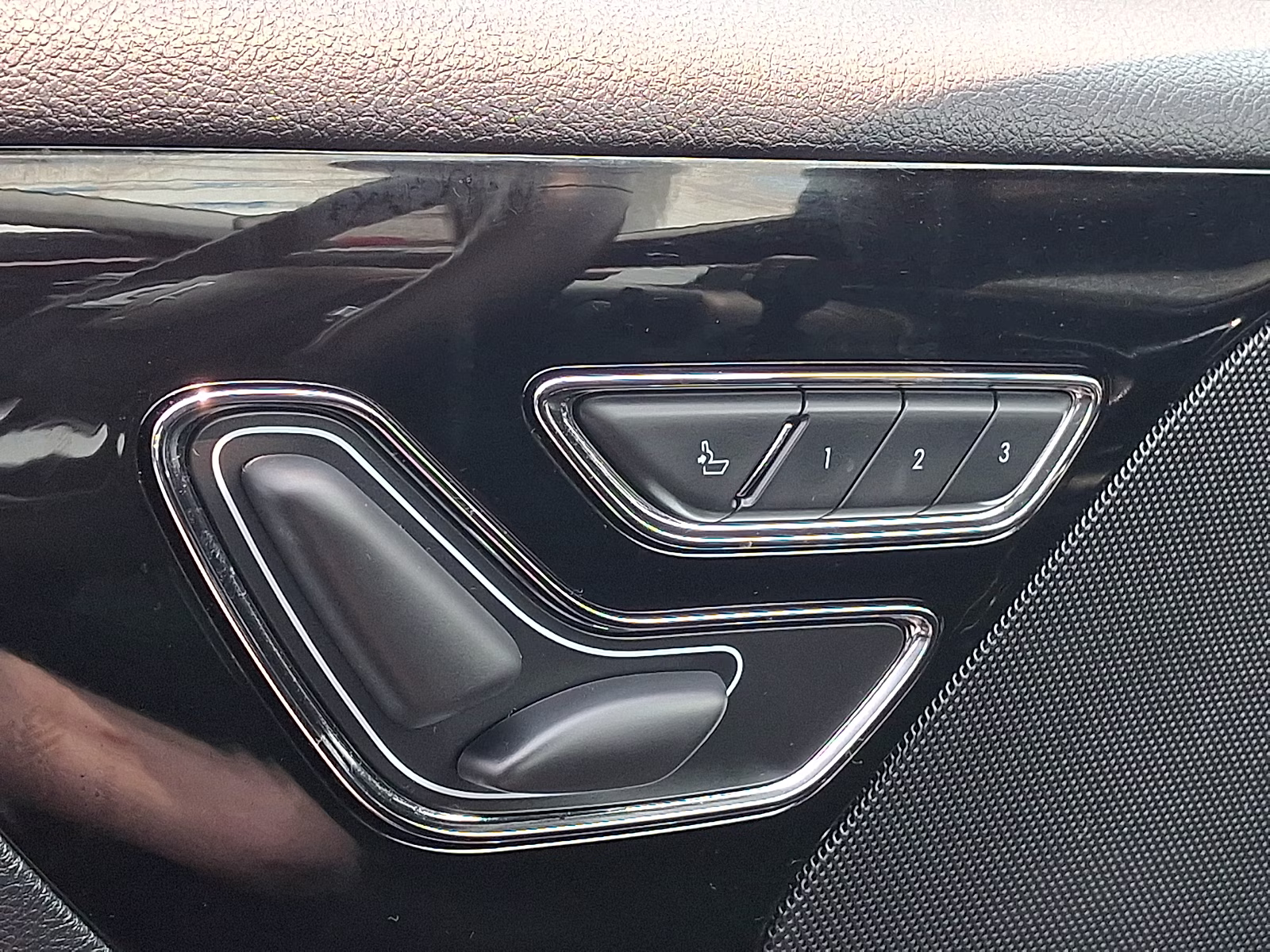 2025 Infinite Black Metallic Clearcoat - UM Lincoln Aviator Reserve AWD