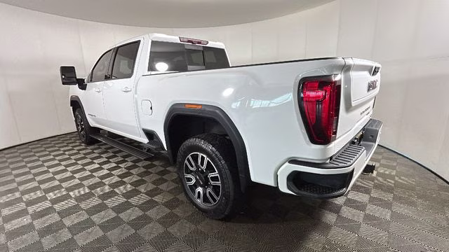 2021 Summit White GMC Sierra 2500HD AT4 4X4 Truck