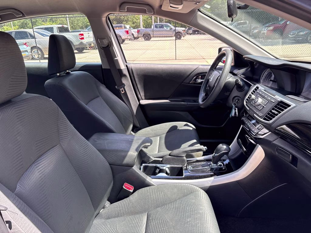 2016 Lunar Silver Metallic Honda Accord LX FWD Sedan