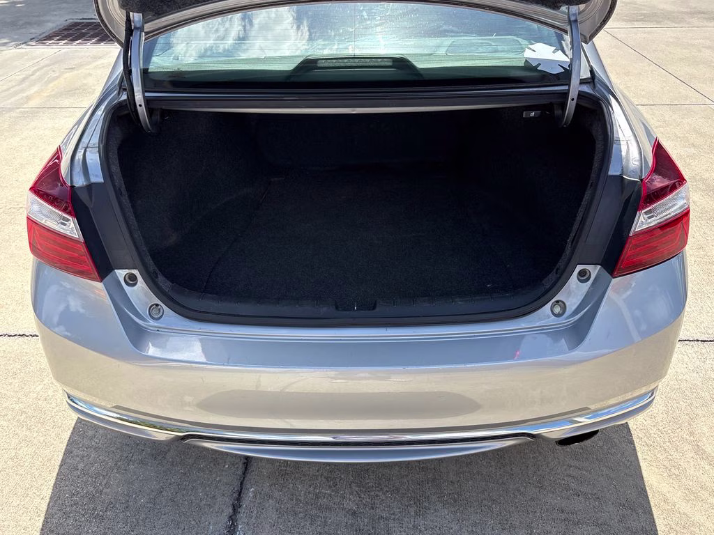 2016 Lunar Silver Metallic Honda Accord LX FWD Sedan