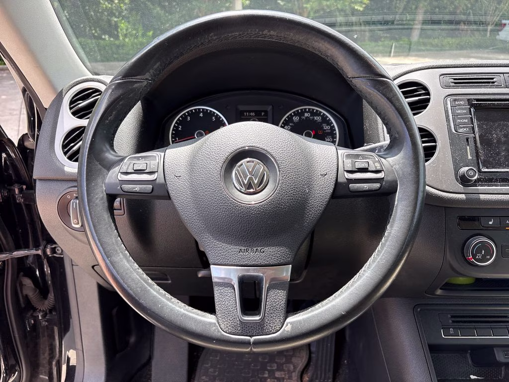 2017 Deep Black Volkswagen Tiguan 2.0T S FWD SUV