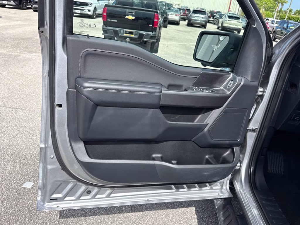 2022 Iconic Silver Metallic Ford F-150 XLT 4X4 Truck