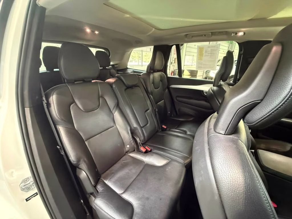 2017 Ice White Volvo XC90 T6 Momentum AWD SUV