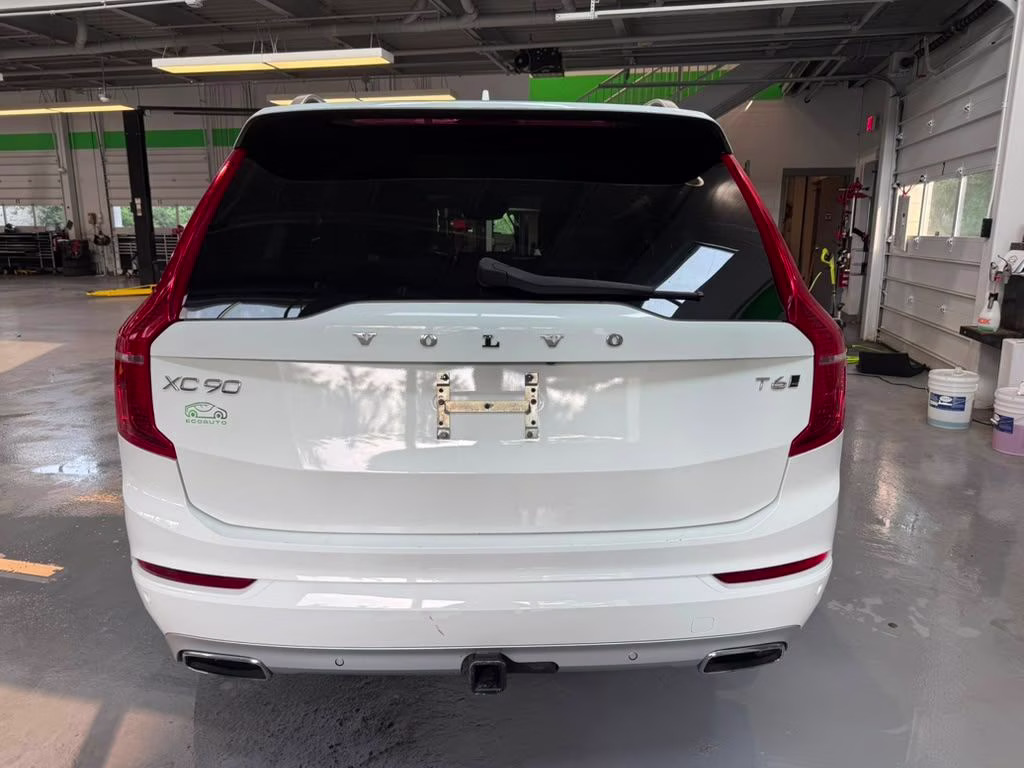 2017 Ice White Volvo XC90 T6 Momentum AWD SUV