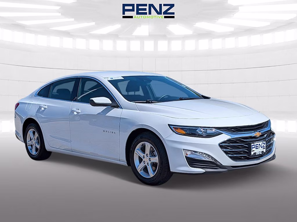 2024 Summit White Chevrolet Malibu LT FWD Sedan
