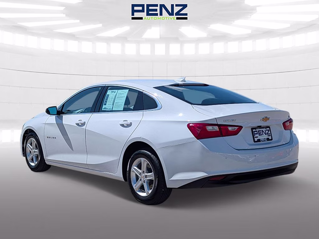 2024 Summit White Chevrolet Malibu LT FWD Sedan