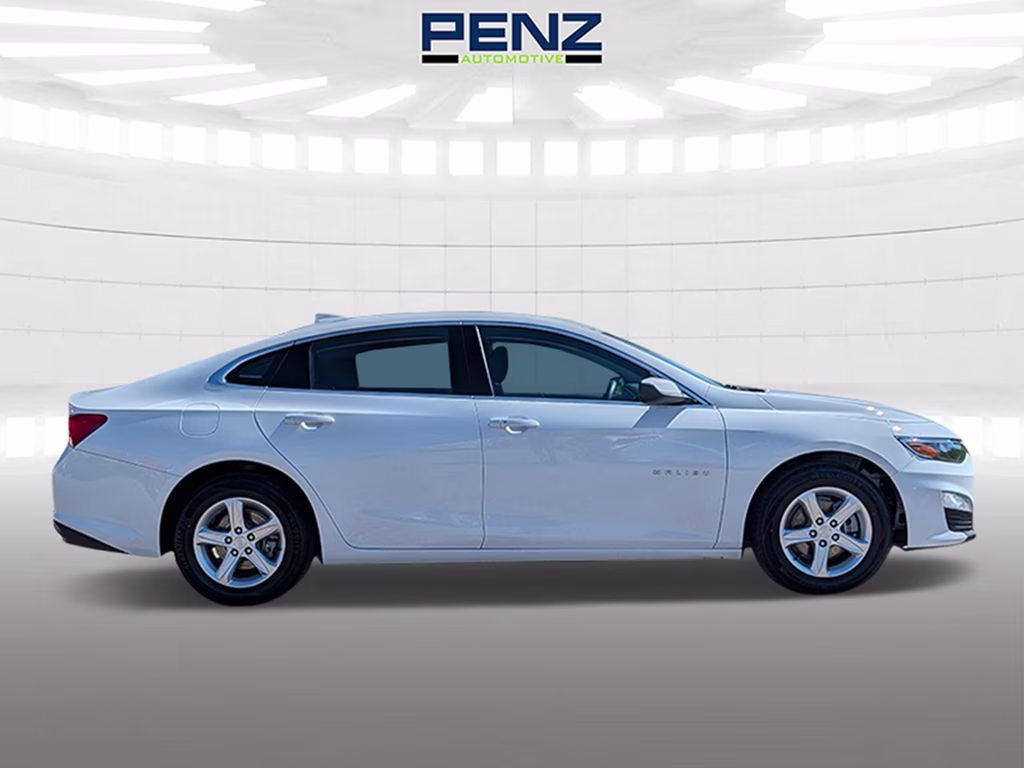 2024 Summit White Chevrolet Malibu LT FWD Sedan