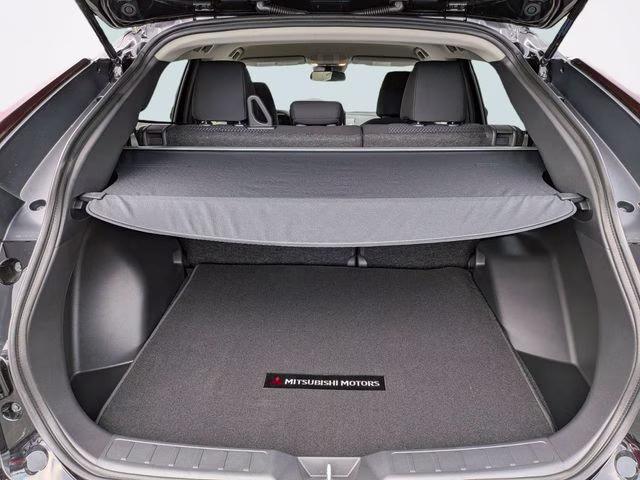 2026 Labrador Black Pearl Mitsubishi Eclipse Cross LE 4X4 SUV