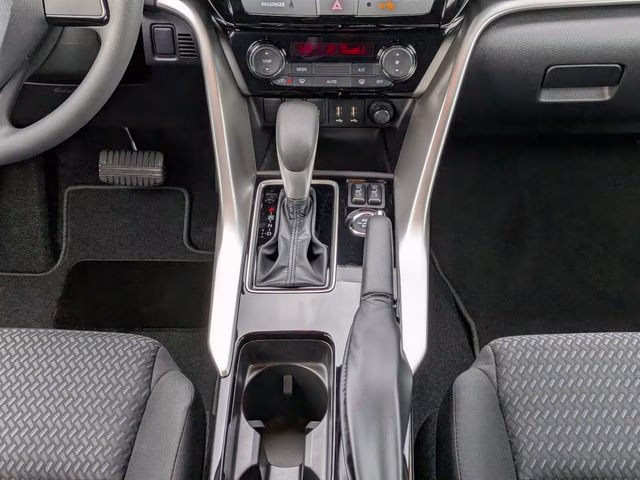 2026 Labrador Black Pearl Mitsubishi Eclipse Cross LE 4X4 SUV