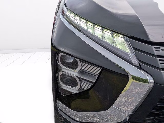 2026 Labrador Black Pearl Mitsubishi Eclipse Cross LE 4X4 SUV