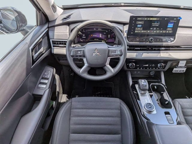 2026 Graphite Gray Mitsubishi Outlander SE FWD SUV