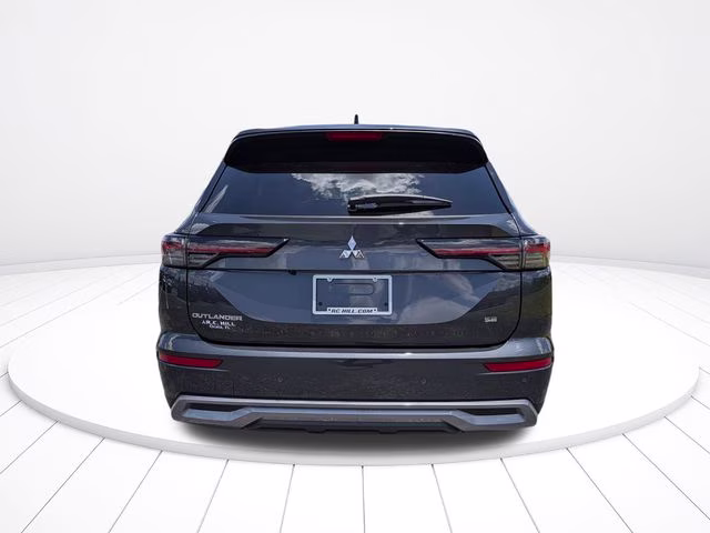 2026 Graphite Gray Mitsubishi Outlander SE FWD SUV