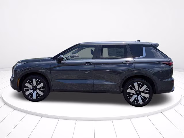 2026 Graphite Gray Mitsubishi Outlander SE FWD SUV