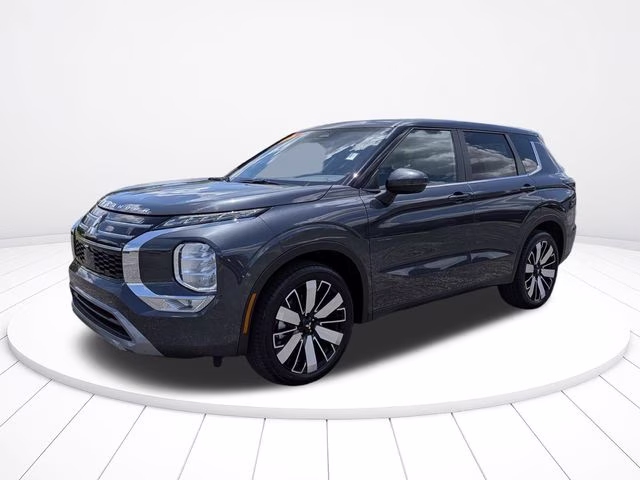 2026 Graphite Gray Mitsubishi Outlander SE FWD SUV