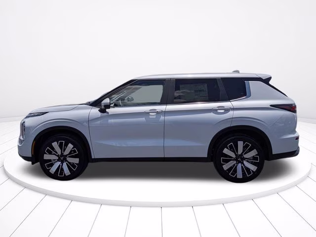 2026 White Diamond Mitsubishi Outlander SE FWD SUV
