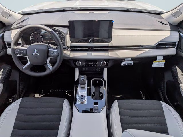2026 White Diamond Mitsubishi Outlander SE FWD SUV