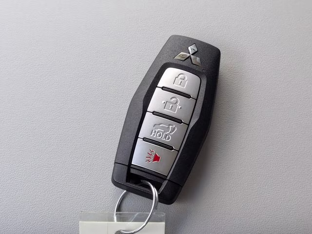 2026 White Diamond Mitsubishi Outlander SE FWD SUV