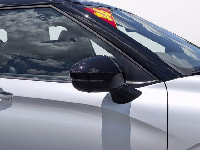 2026 White Diamond/Black Roof Mitsubishi Outlander Black Edition FWD SUV