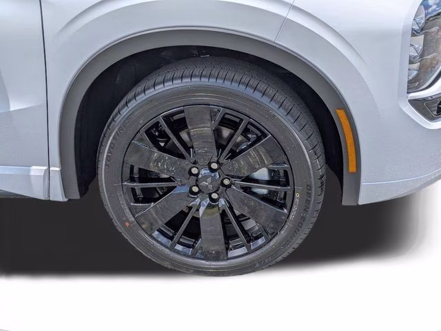 2026 White Diamond/Black Roof Mitsubishi Outlander Black Edition FWD SUV