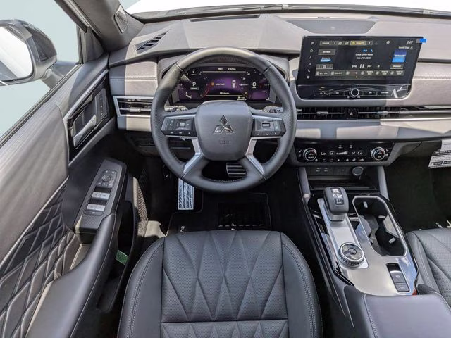 2026 White Diamond/Black Roof Mitsubishi Outlander Black Edition FWD SUV