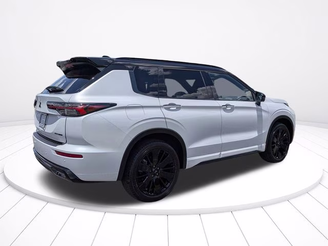 2026 White Diamond/Black Roof Mitsubishi Outlander Black Edition FWD SUV
