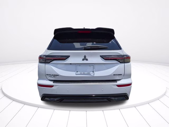 2026 White Diamond/Black Roof Mitsubishi Outlander Black Edition FWD SUV