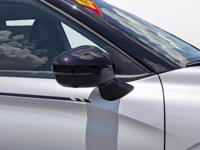 2026 White Diamond/Black Roof Mitsubishi Outlander Trail Edition AWD SUV