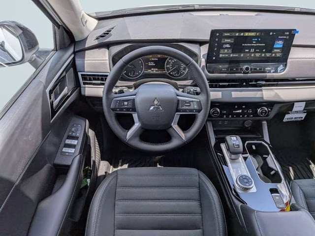 2026 White Diamond/Black Roof Mitsubishi Outlander Trail Edition AWD SUV