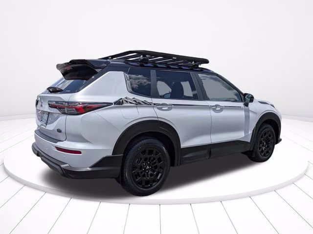 2026 White Diamond/Black Roof Mitsubishi Outlander Trail Edition AWD SUV