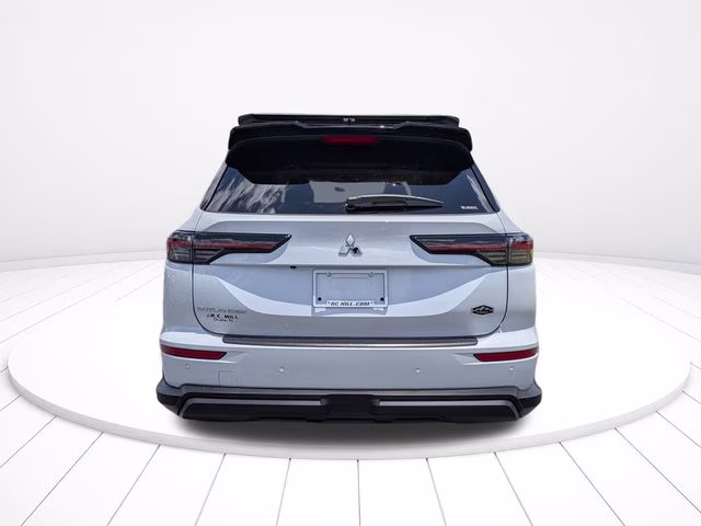 2026 White Diamond/Black Roof Mitsubishi Outlander Trail Edition AWD SUV