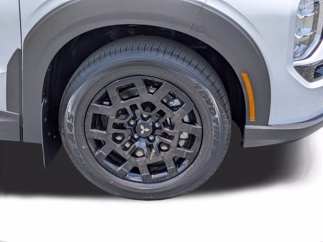 2026 White Diamond/Black Roof Mitsubishi Outlander Trail Edition AWD SUV
