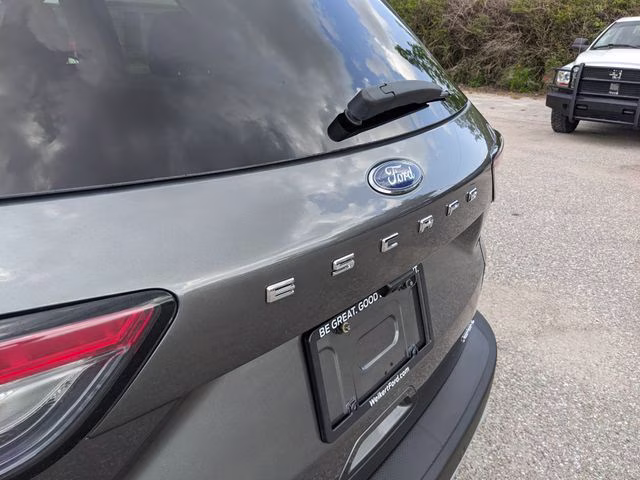 2022 Gray Metallic Ford Escape SEL AWD SUV