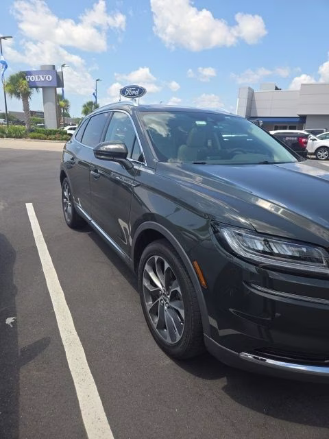 2023 Green Metallic Lincoln Nautilus Reserve FWD SUV