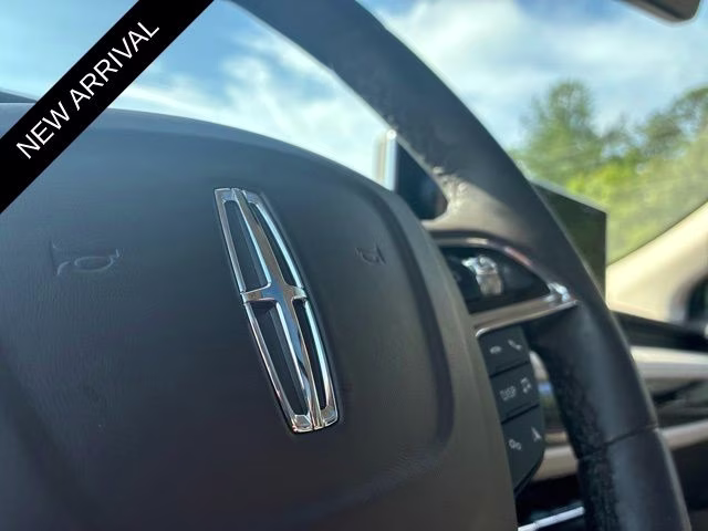 2023 Green Metallic Lincoln Nautilus Reserve FWD SUV