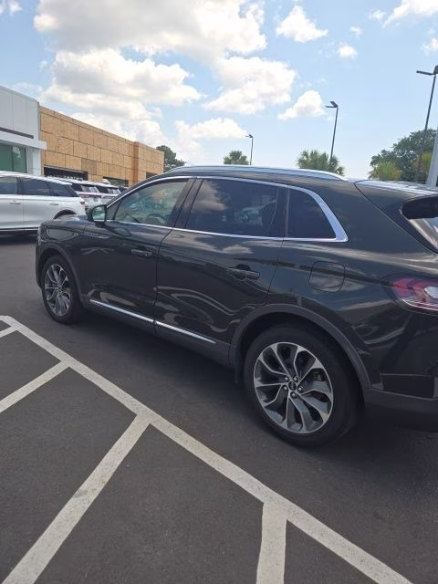 2023 Green Metallic Lincoln Nautilus Reserve FWD SUV
