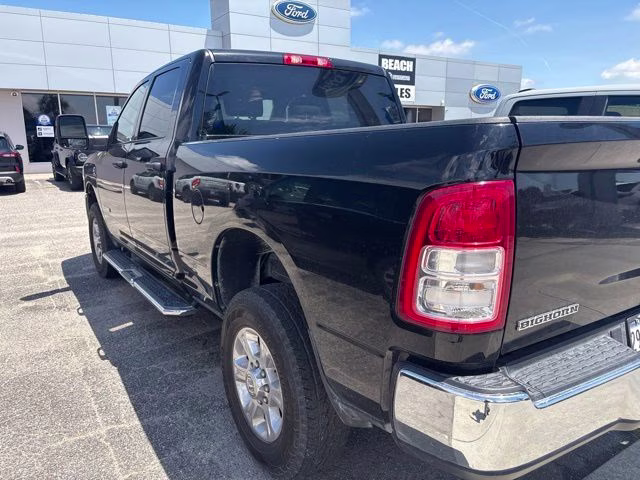 2024 Diamond Black Crystal Pearlcoat Ram 2500 Big Horn 4X4 Truck