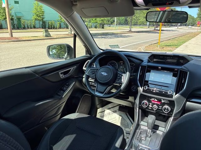 2023 Crystal White Pearl Subaru Forester Premium AWD SUV