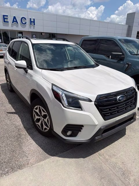 2023 Crystal White Pearl Subaru Forester Premium AWD SUV